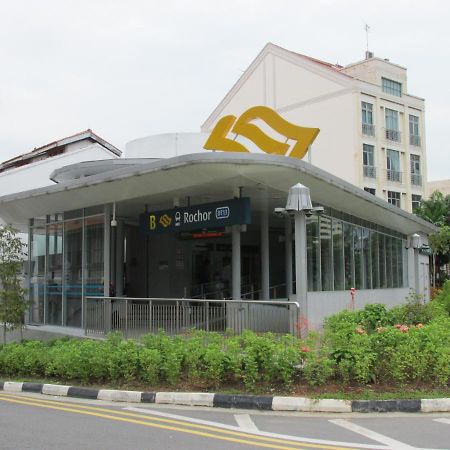 Single Sharing Room And Short Hours Stay At Sandpiper Hotel Singapore Exteriör bild