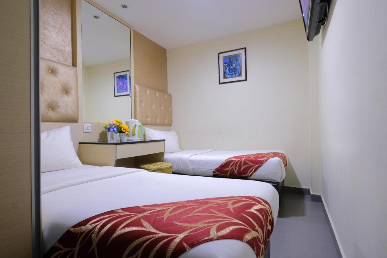 Single Sharing Room And Short Hours Stay At Sandpiper Hotel Singapore Exteriör bild