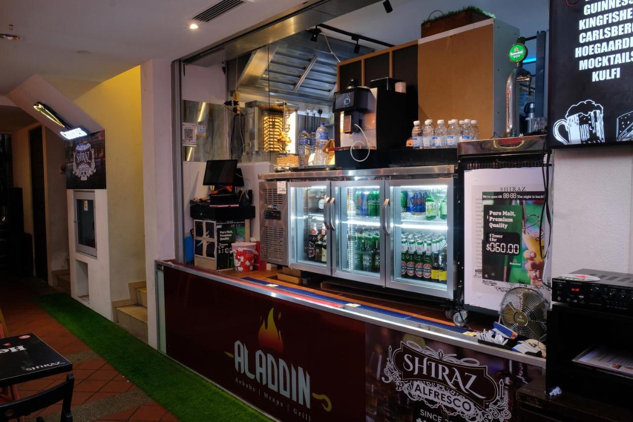 Single Sharing Room And Short Hours Stay At Sandpiper Hotel Singapore Exteriör bild