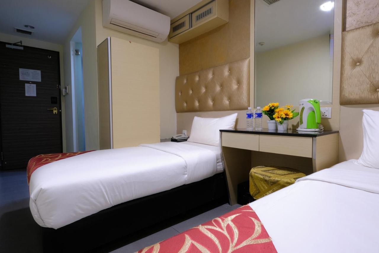 Single Sharing Room And Short Hours Stay At Sandpiper Hotel Singapore Exteriör bild